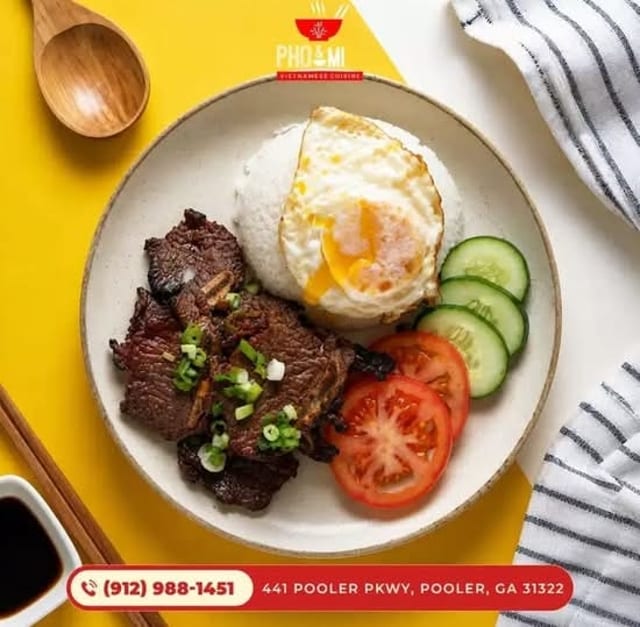 Broken Rice with Beef Short Ribs / Cơm Tấm Sườn Bò.