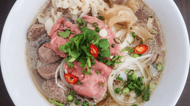 Pho Combo / Phở Đặc Biệt.